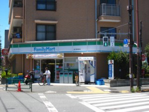 ファミリーマート狛江東和泉店